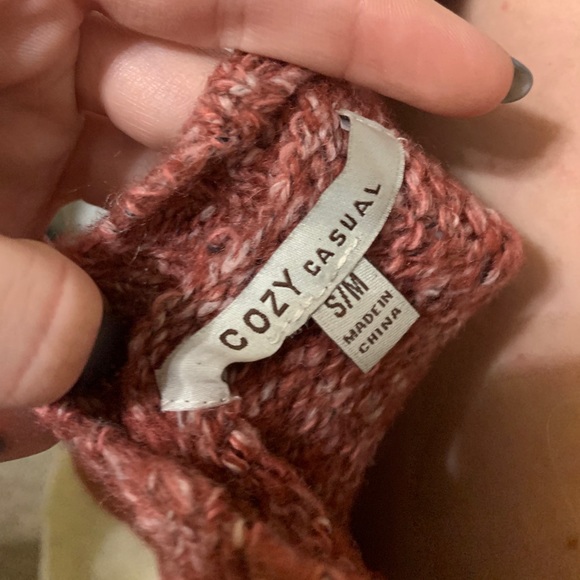 sweater - Picture 4 of 4